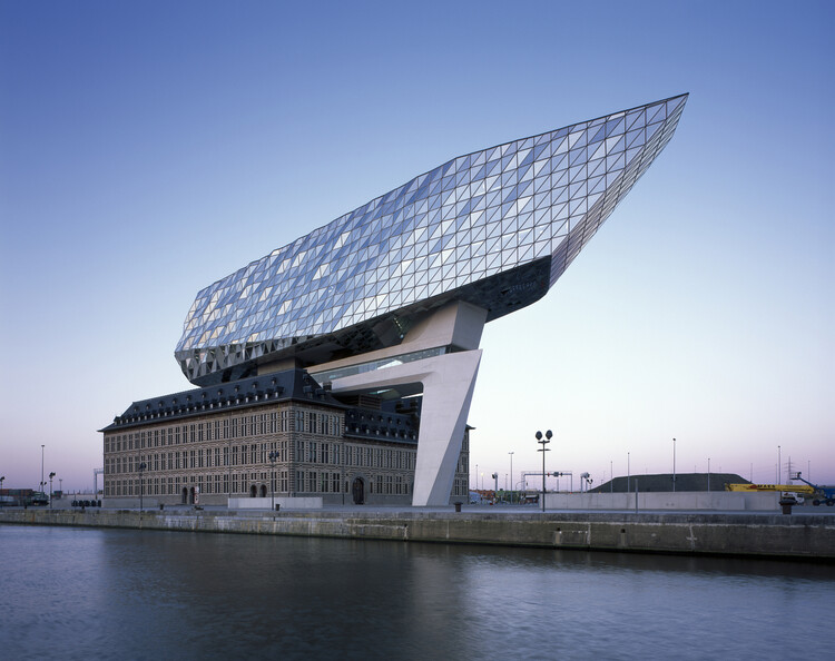 Contrast or Harmony: The Aesthetic of Modern Adaptations to Historic Buildings | ArchDaily